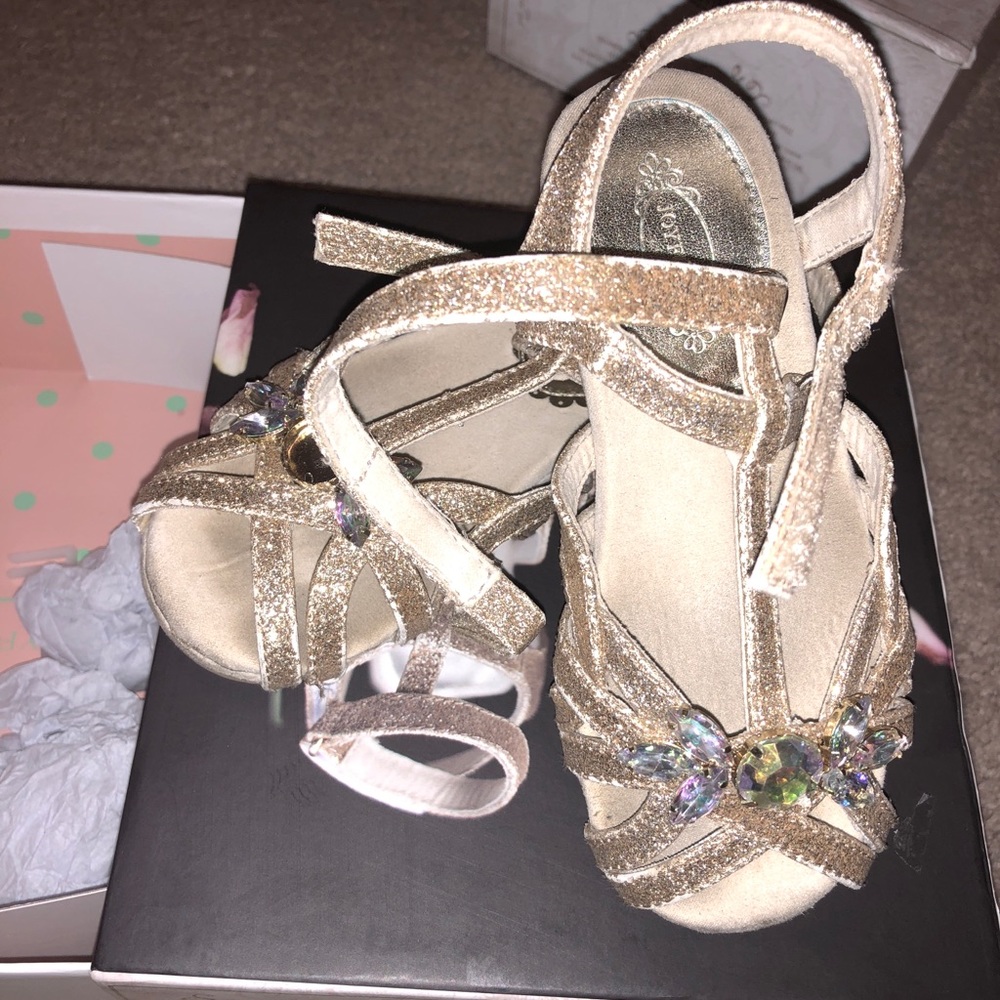 *Defect* joyfolie elan in gold size 11